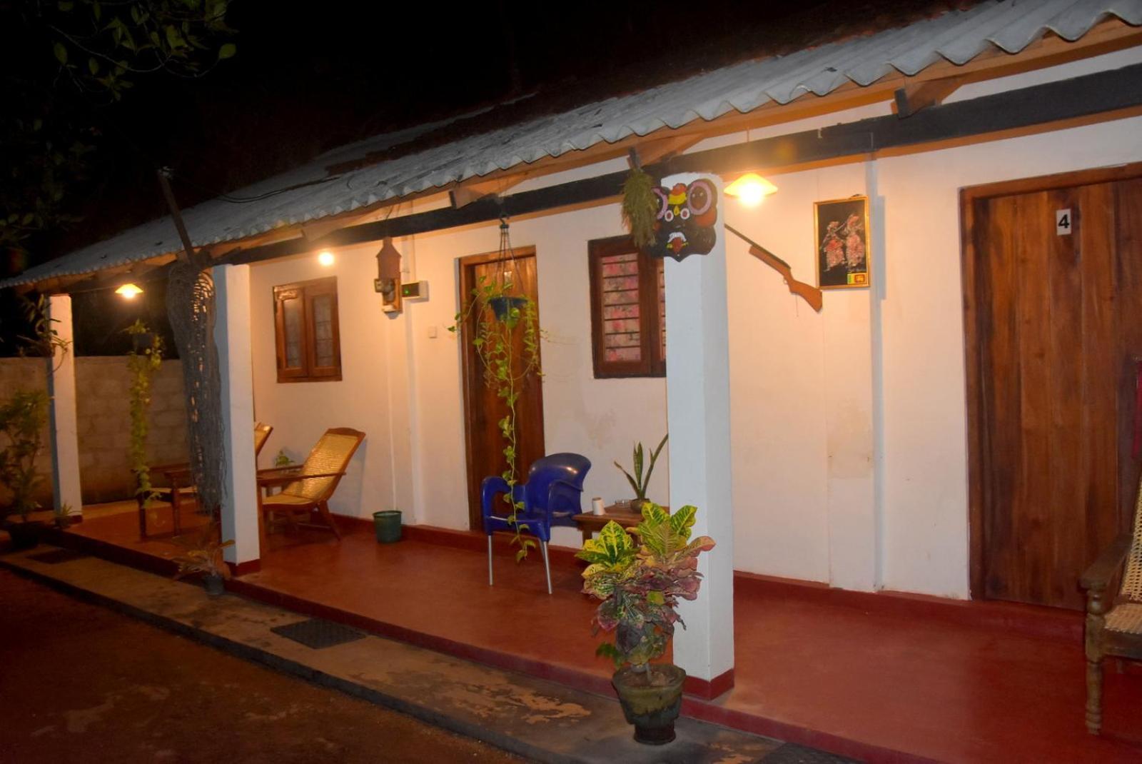 Lake House Homestay อนุราธปุระ ภายนอก รูปภาพ