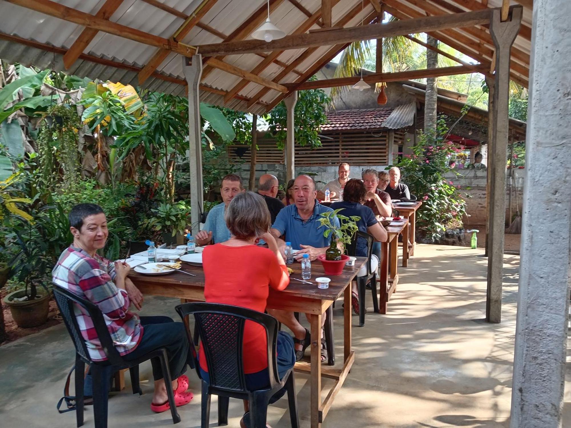 Lake House Homestay อนุราธปุระ ภายนอก รูปภาพ