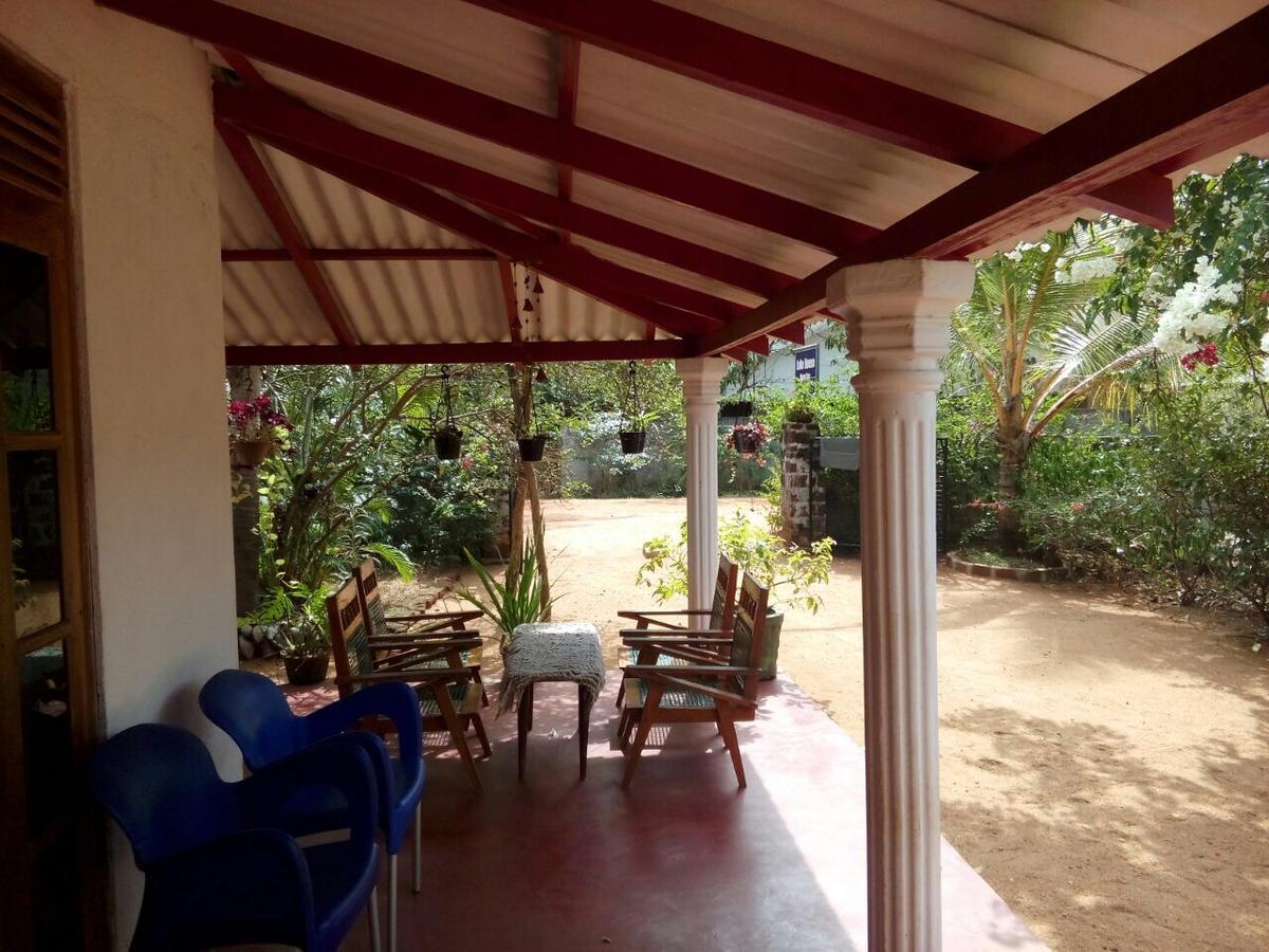 Lake House Homestay อนุราธปุระ ภายนอก รูปภาพ