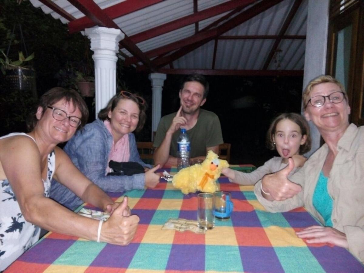 Lake House Homestay อนุราธปุระ ภายนอก รูปภาพ