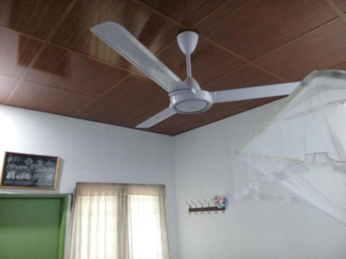 Lake House Homestay อนุราธปุระ ภายนอก รูปภาพ